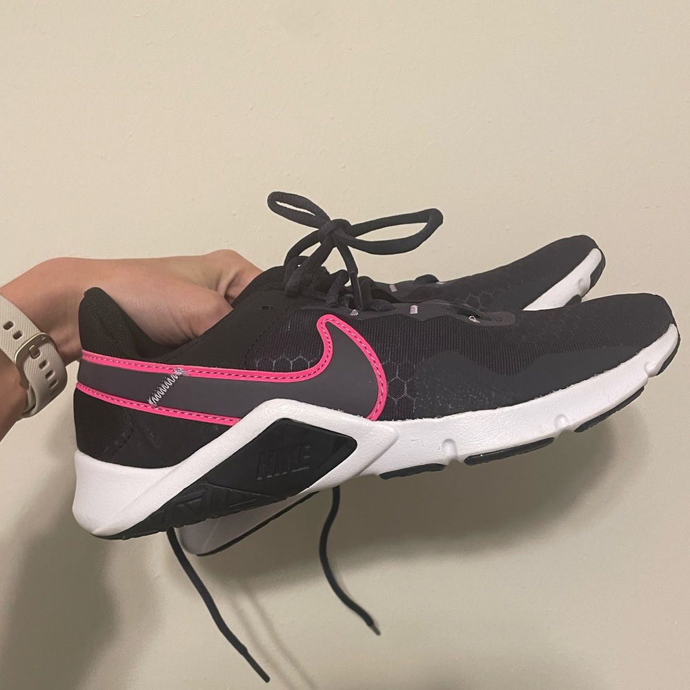 Like New - Nike Women’s Tennis Shoes
